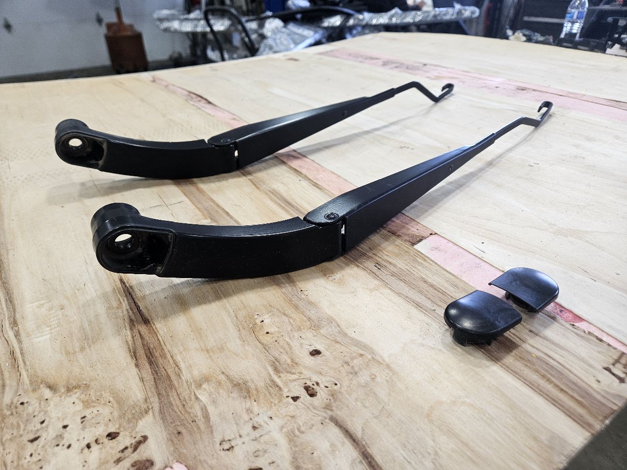 2015 ESCALADE FRONT WINDSHIELD WIPER ARMS PAIR 27457 - image 3