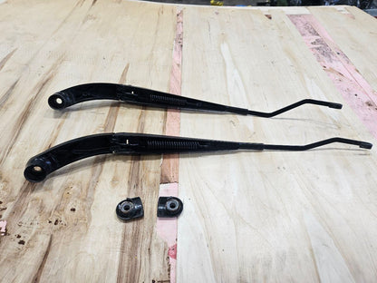 2015 ESCALADE FRONT WINDSHIELD WIPER ARMS PAIR 27457 - image 5