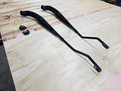 2015 ESCALADE FRONT WINDSHIELD WIPER ARMS PAIR 27457 - image 7