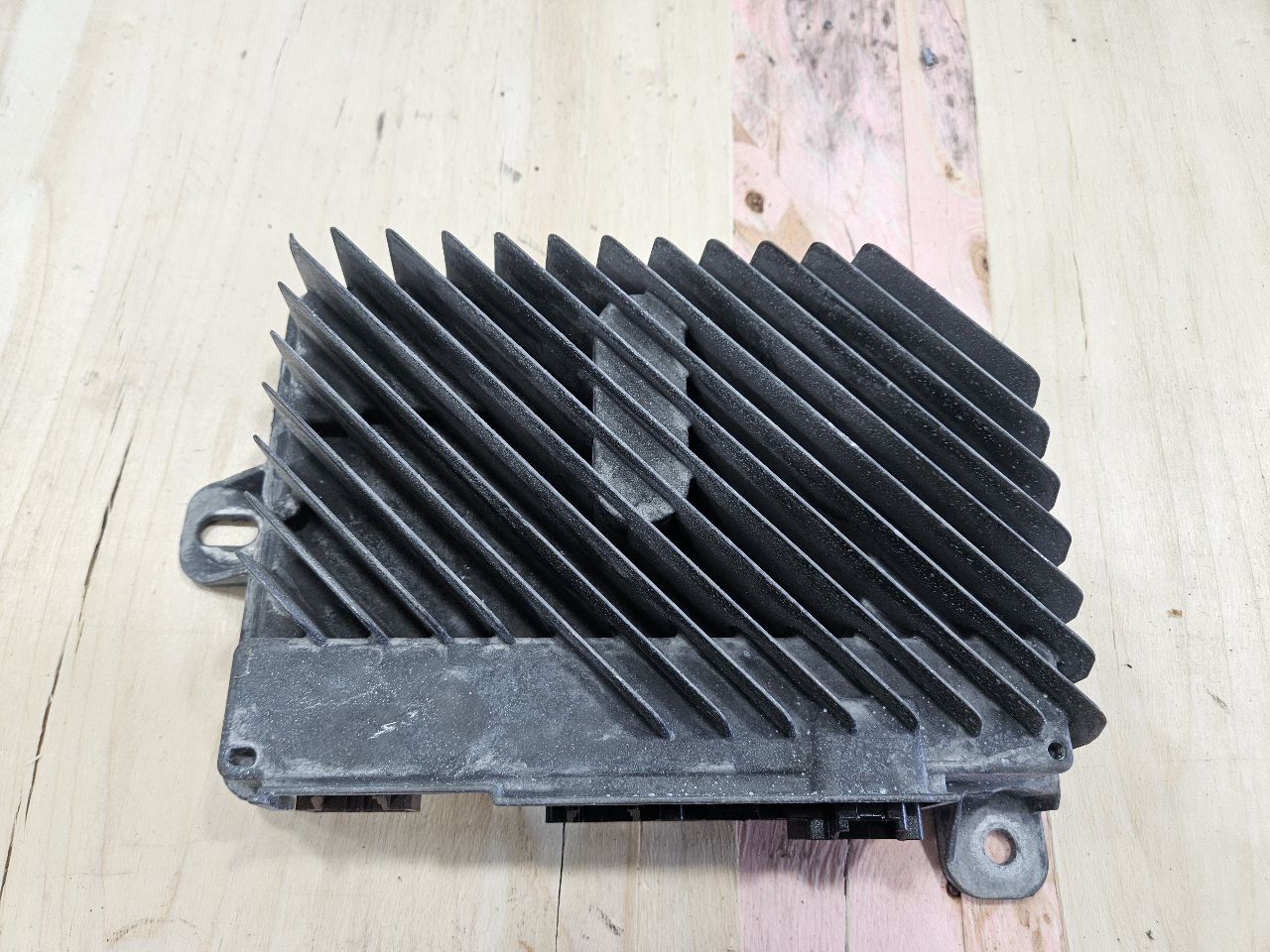 2015 ESCALADE BOSE AMP RADIO AMPLIFIER 23364907 27458 - image 2