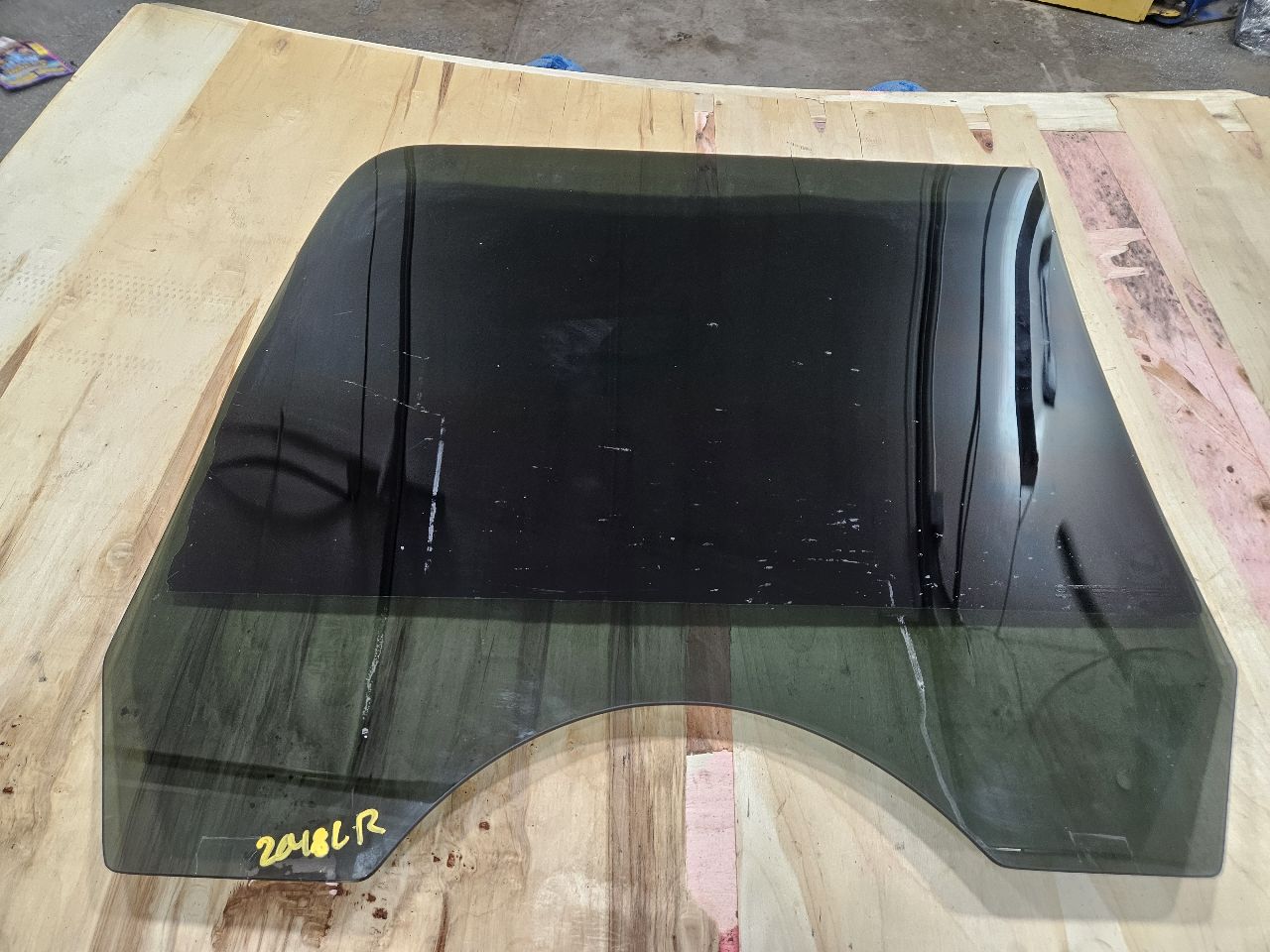 2013 ESCALAESV LH DRIVER REAR DOOR GLASS 15140721 27475 - image 5