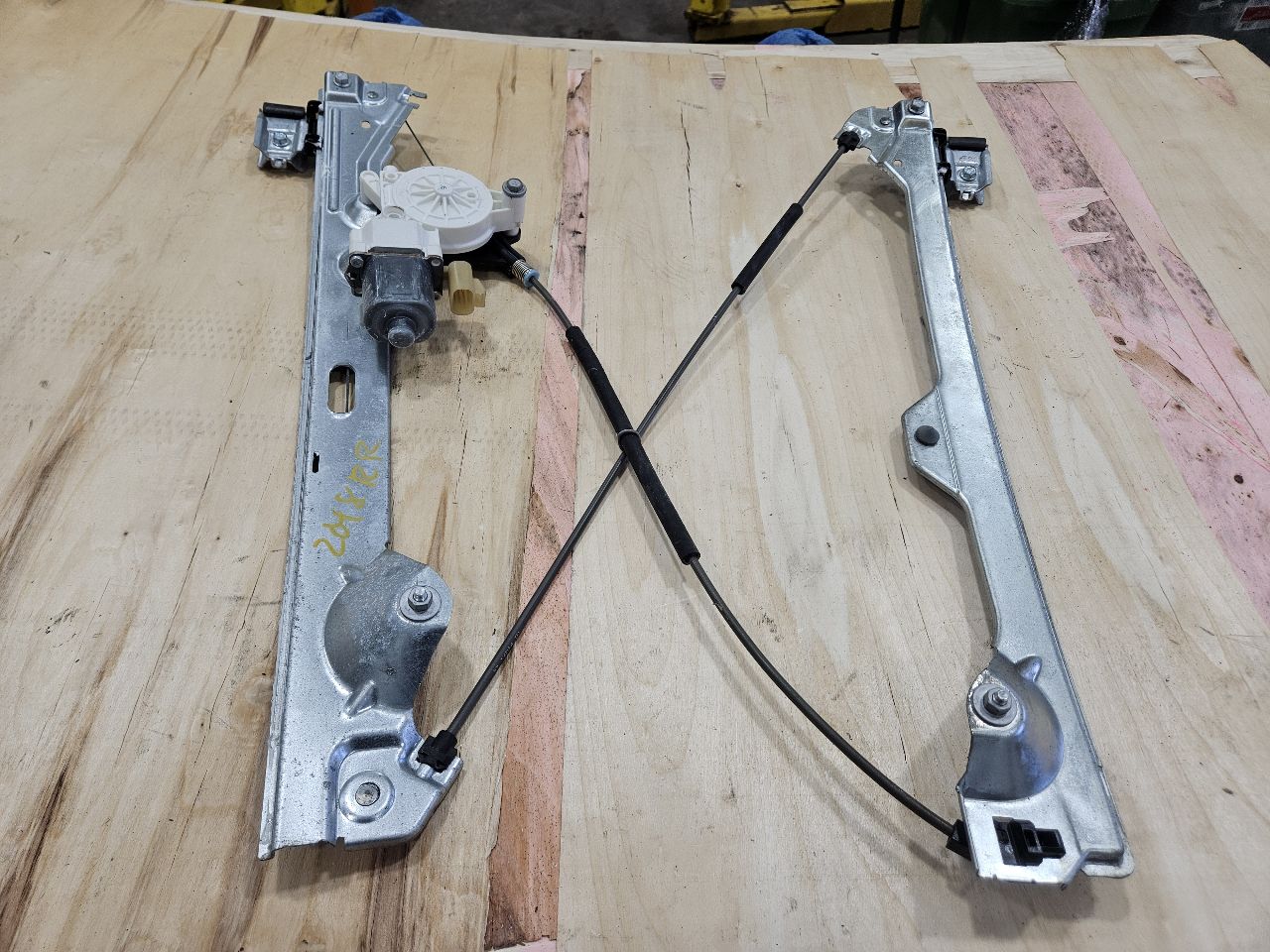 2013 ESCALAESV RH REAR DOOR WINOW REGULATOR MOTOR 27480 - image 1
