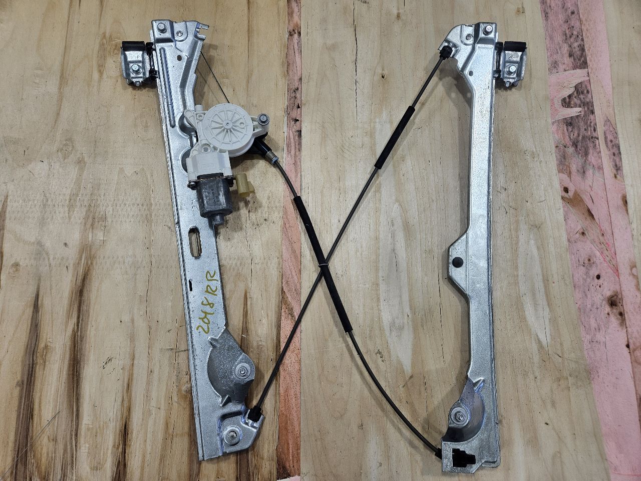 2013 ESCALAESV RH REAR DOOR WINOW REGULATOR MOTOR 27480 - image 2