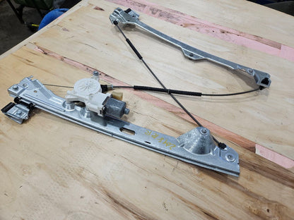 2013 ESCALAESV RH REAR DOOR WINOW REGULATOR MOTOR 27480 - image 4