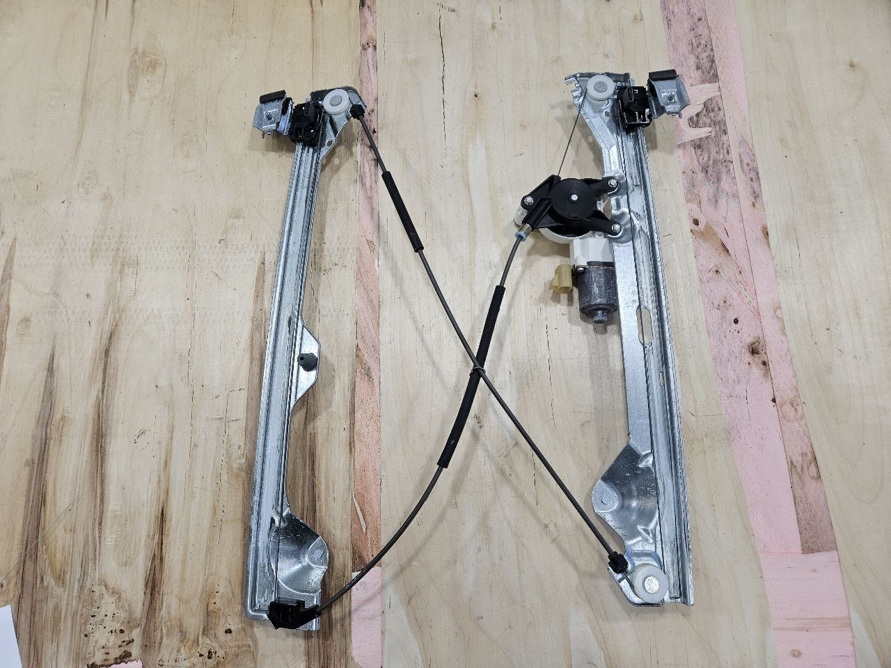 2013 ESCALAESV RH REAR DOOR WINOW REGULATOR MOTOR 27480 - image 9