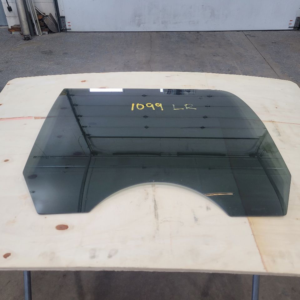 2009 ESCALAESV LH DRIVER REAR DOOR GLASS ESV 27495 - image 1