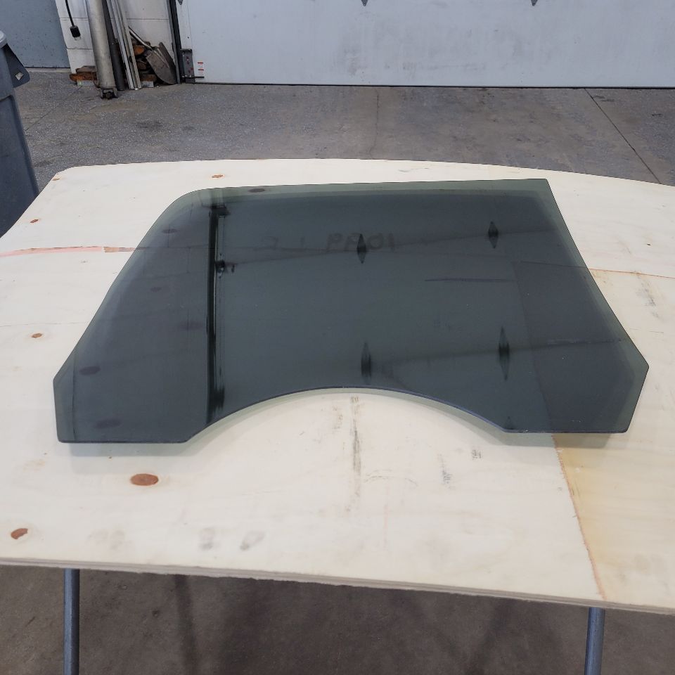 2009 ESCALAESV LH DRIVER REAR DOOR GLASS ESV 27495 - image 5