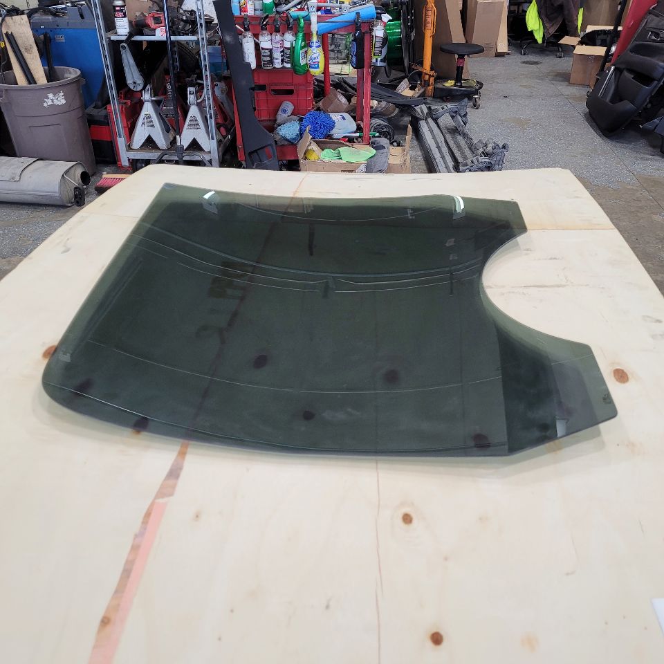 2009 ESCALAESV LH DRIVER REAR DOOR GLASS ESV 27495 - image 6