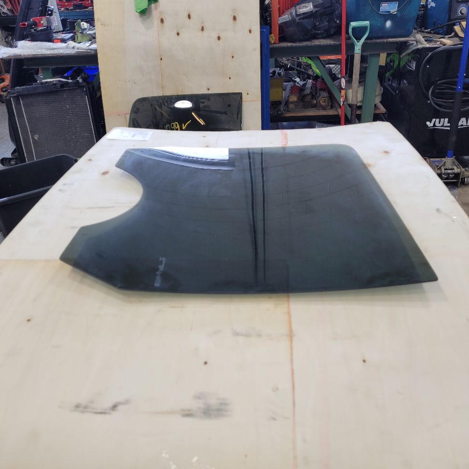 2009 ESCALAESV LH DRIVER REAR DOOR GLASS ESV 27495 - image 8