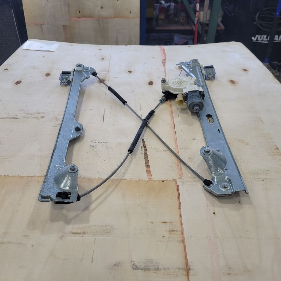 2009 ESCALAESV LH REAR WINDOW REGULATOR & MOTOR 27497 - image 4