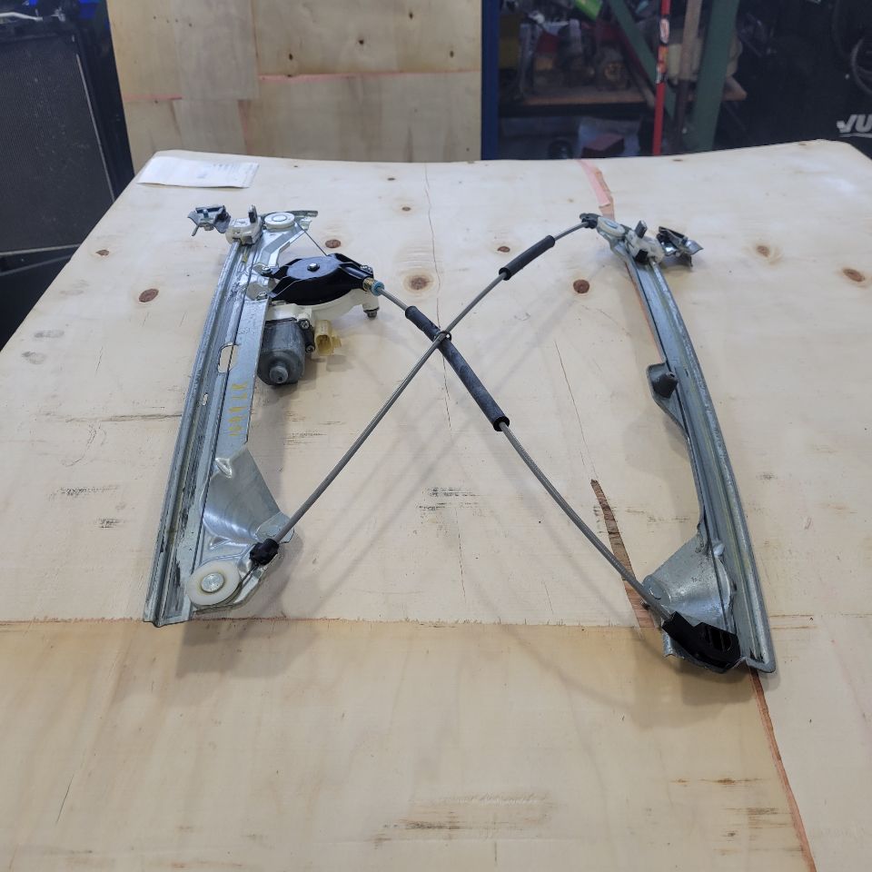 2009 ESCALAESV LH REAR WINDOW REGULATOR & MOTOR 27497 - image 7