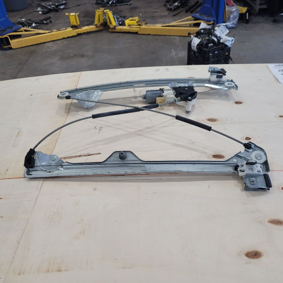 2009 ESCALAESV LH REAR WINDOW REGULATOR & MOTOR 27497 - image 8