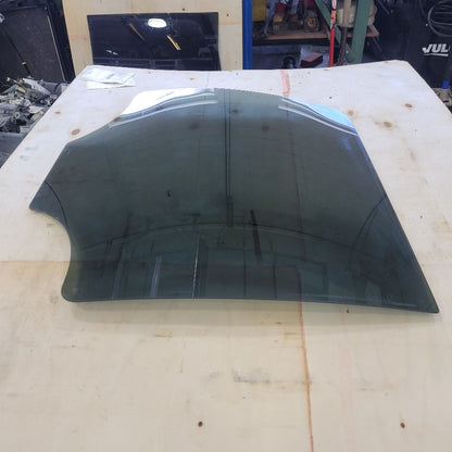 2014 ESCALADE RH PASSENGER REAR DOOR GLASS 27509 - image 4