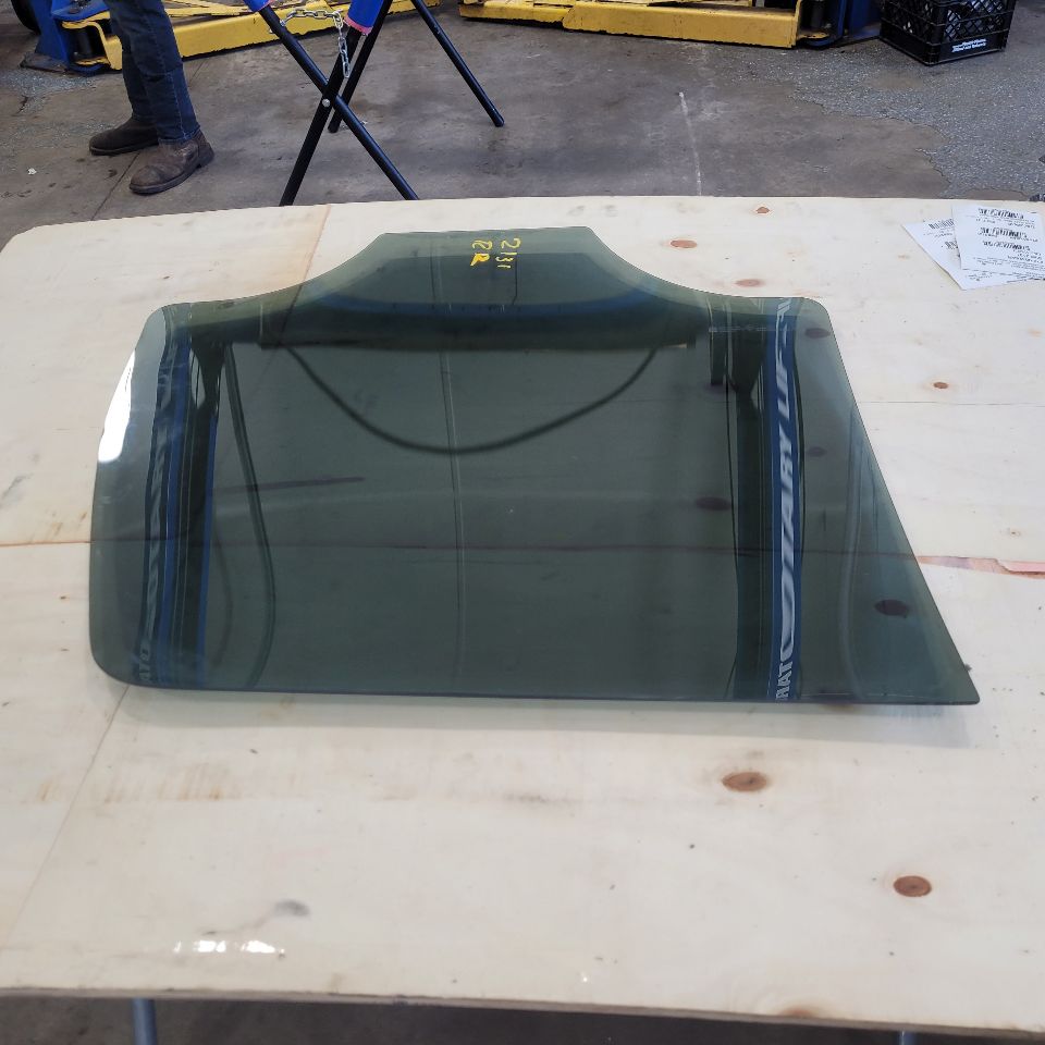 2014 ESCALADE RH PASSENGER REAR DOOR GLASS 27509 - image 7