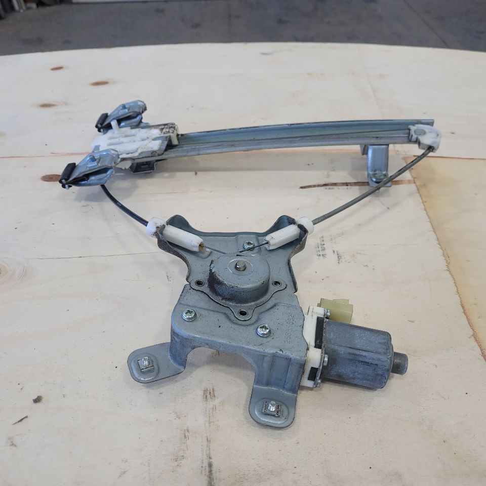 2014 ESCALADE LH REAR WINDOW REGULATOR & MOTOR 27512 - image 6