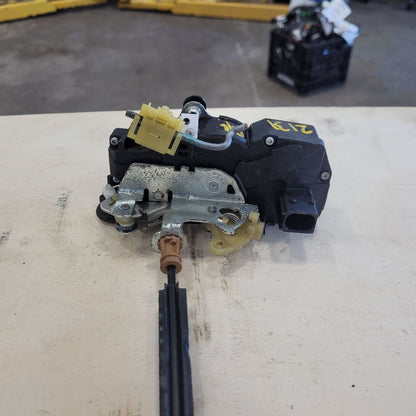 2014 ESCALADE RH REAR DOOR LATCH LOCK ACTUATOR 27515 - image 5