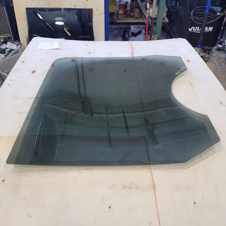 2013 ESCALAESV RH PASSENGER REAR DOOR GLASS 27526 - image 6