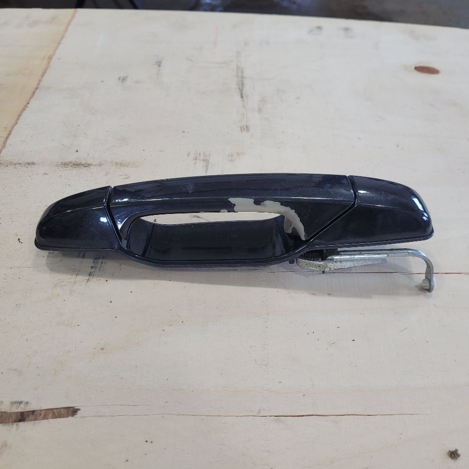 2013 ESCALAESV OEM RH PASSENGER REAR DOOR HANDLE 27530 - image 3