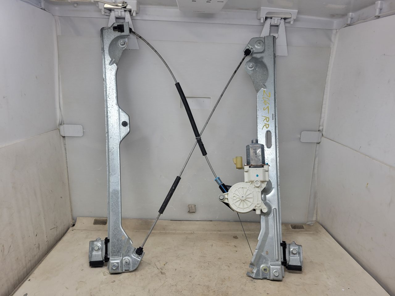 2008 YUKONXL15 RH REAR WINDOW REGULATOR & MOTOR 27553 - image 1