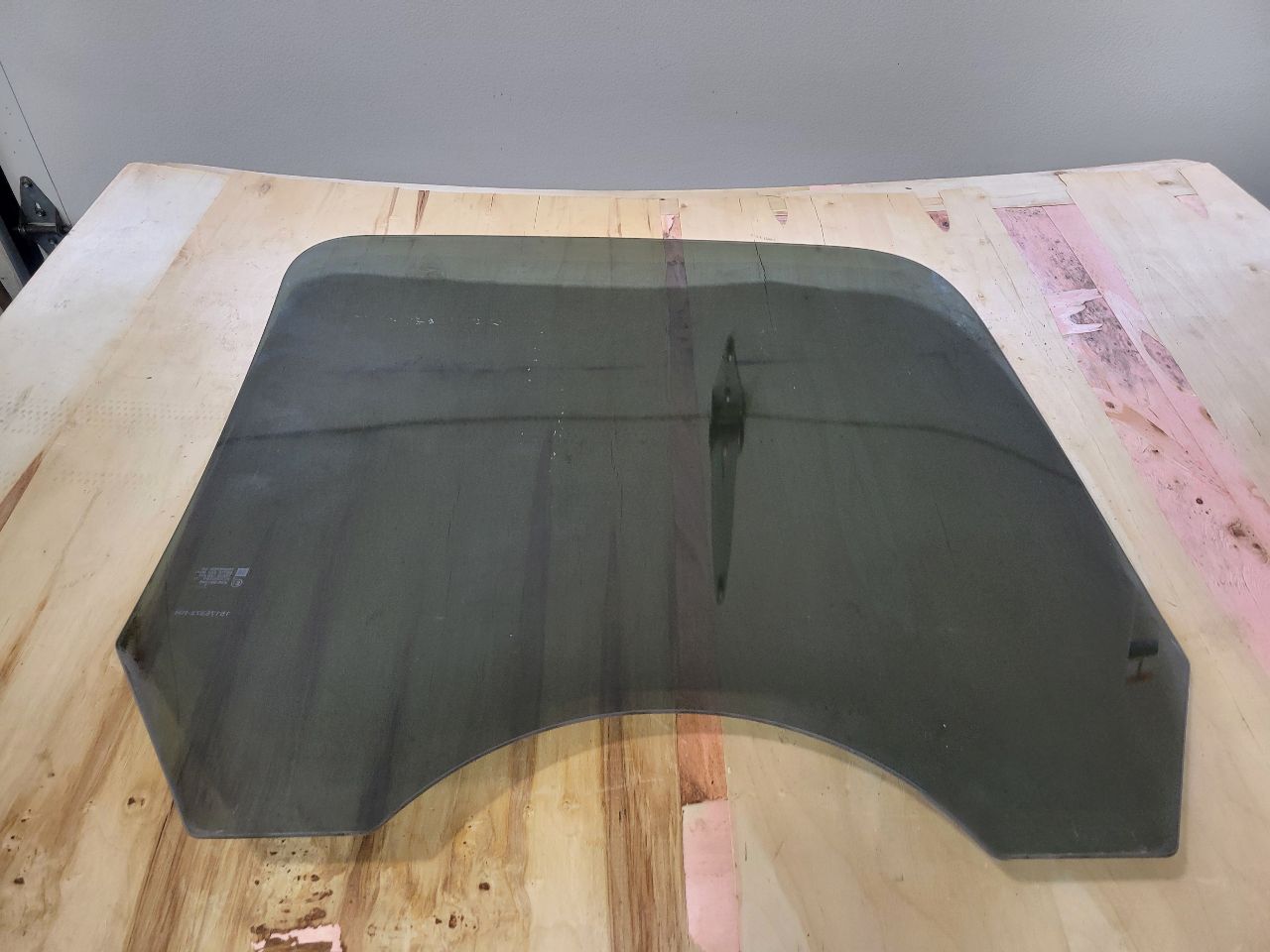 2008 YUKONXL15 RH PASSENGER REAR DOOR GLASS 27554 - image 7