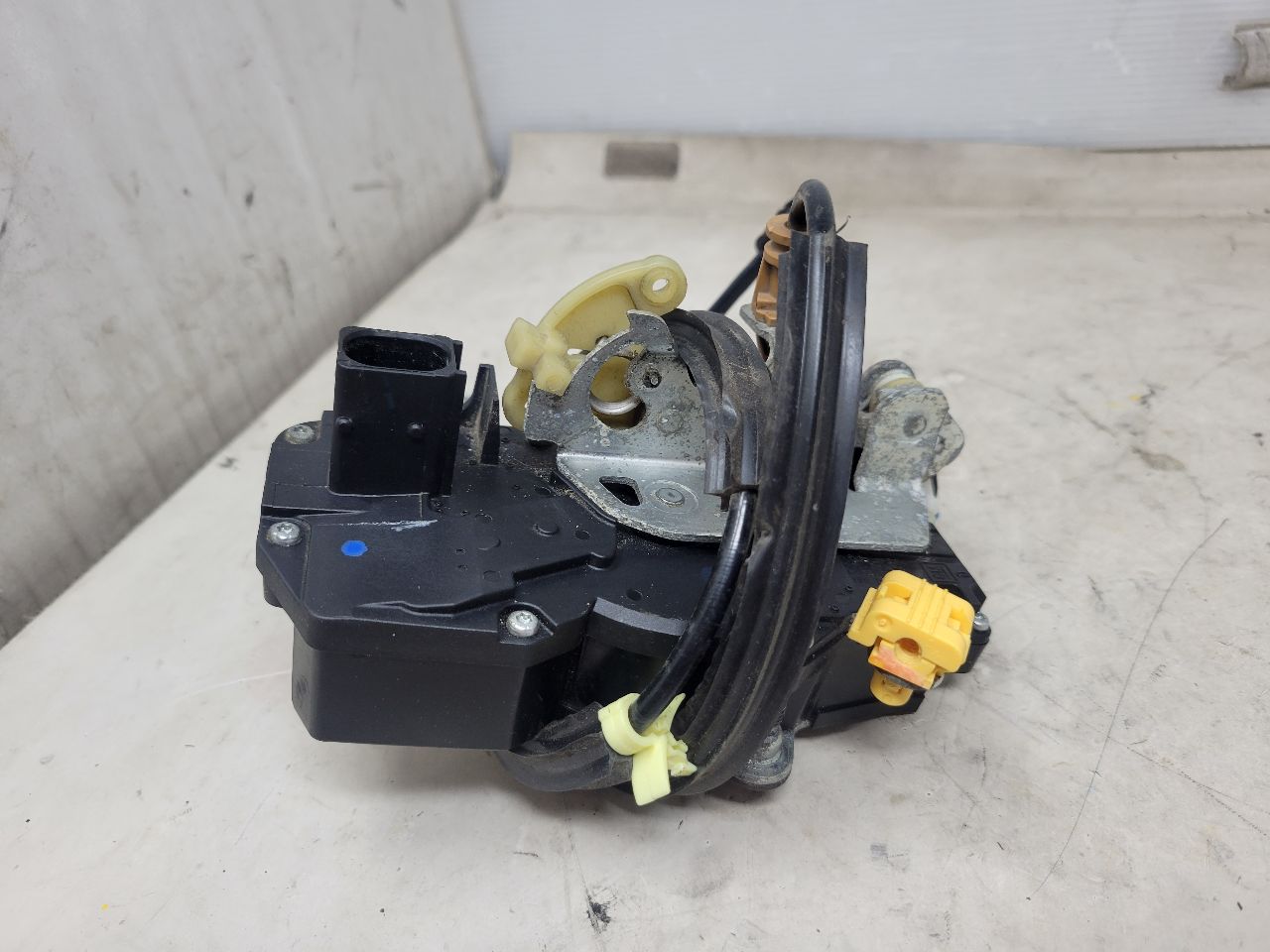 2008 YUKONXL15 OEM RH REAR DOOR LATCH LOCK ACTUATOR 27556 - image 3