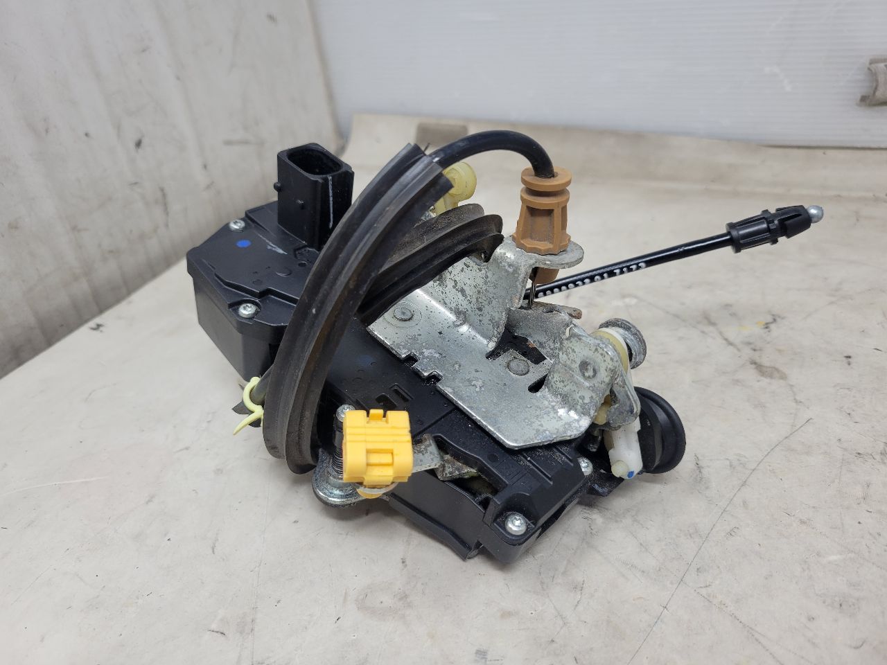 2008 YUKONXL15 OEM RH REAR DOOR LATCH LOCK ACTUATOR 27556 - image 4