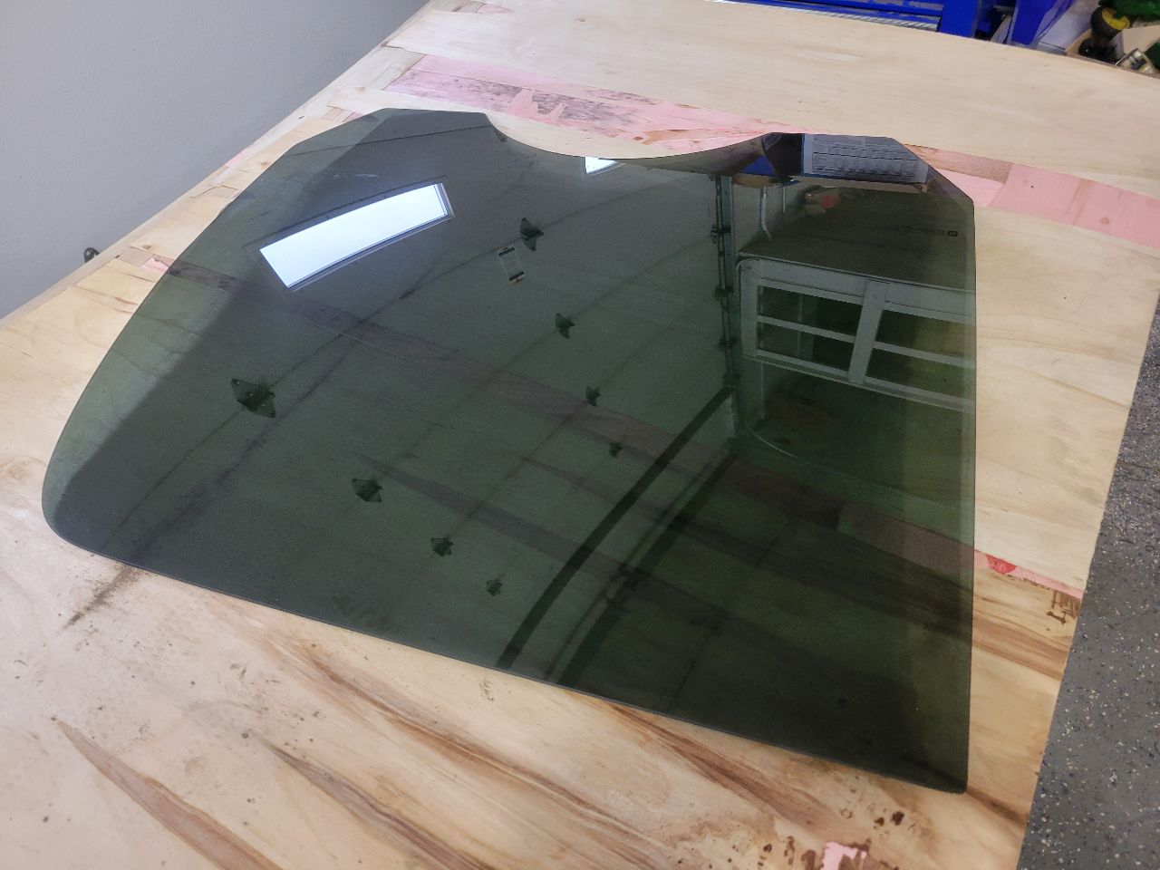 2013 ESCALAESV LH DRIVER REAR DOOR GLASS 27564 - image 5