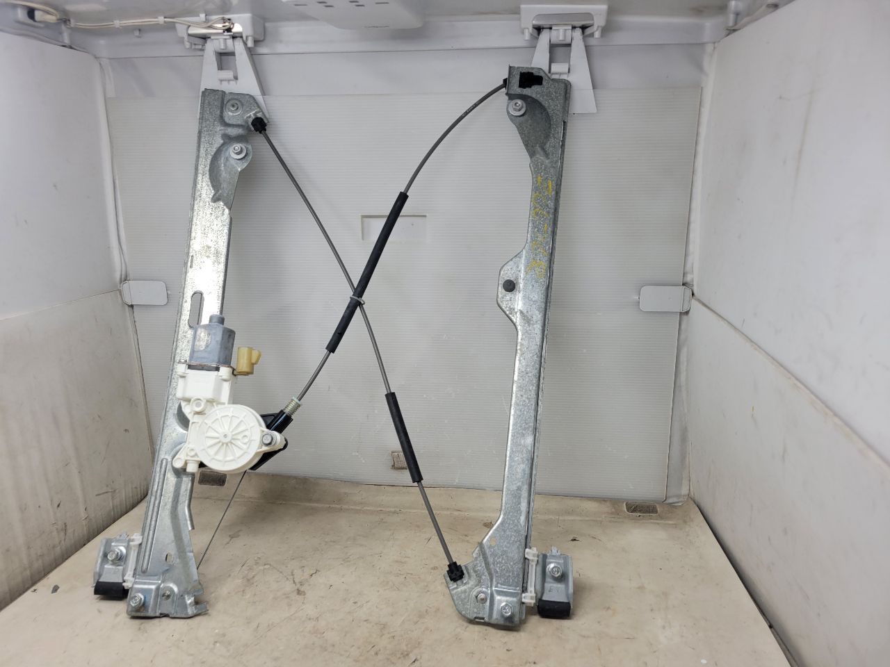 2013 ESCALAESV LH REAR WINDOW REGULATOR & MOTOR 27565 - image 3