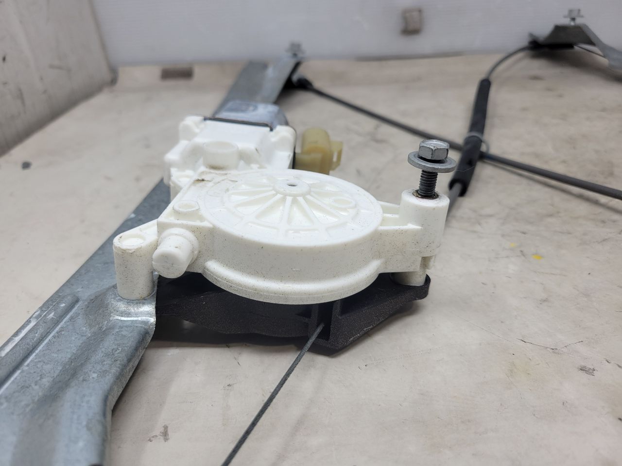 2013 ESCALAESV LH REAR WINDOW REGULATOR & MOTOR 27565 - image 4
