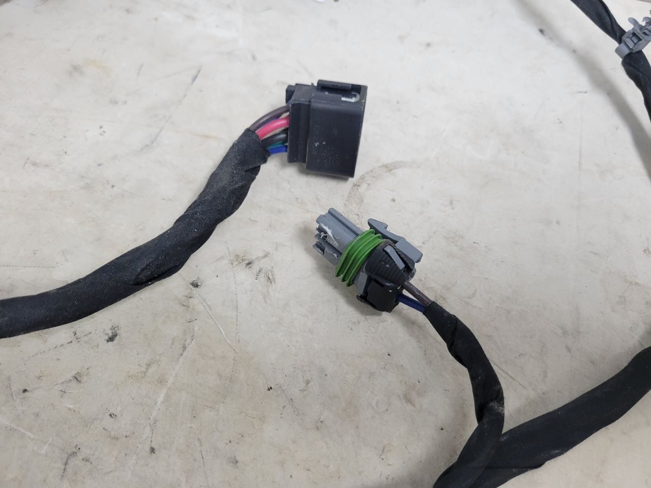 2013 ESCALAESV LH DRIVER REAR DOOR WIRING HARNESS 27567 - image 4