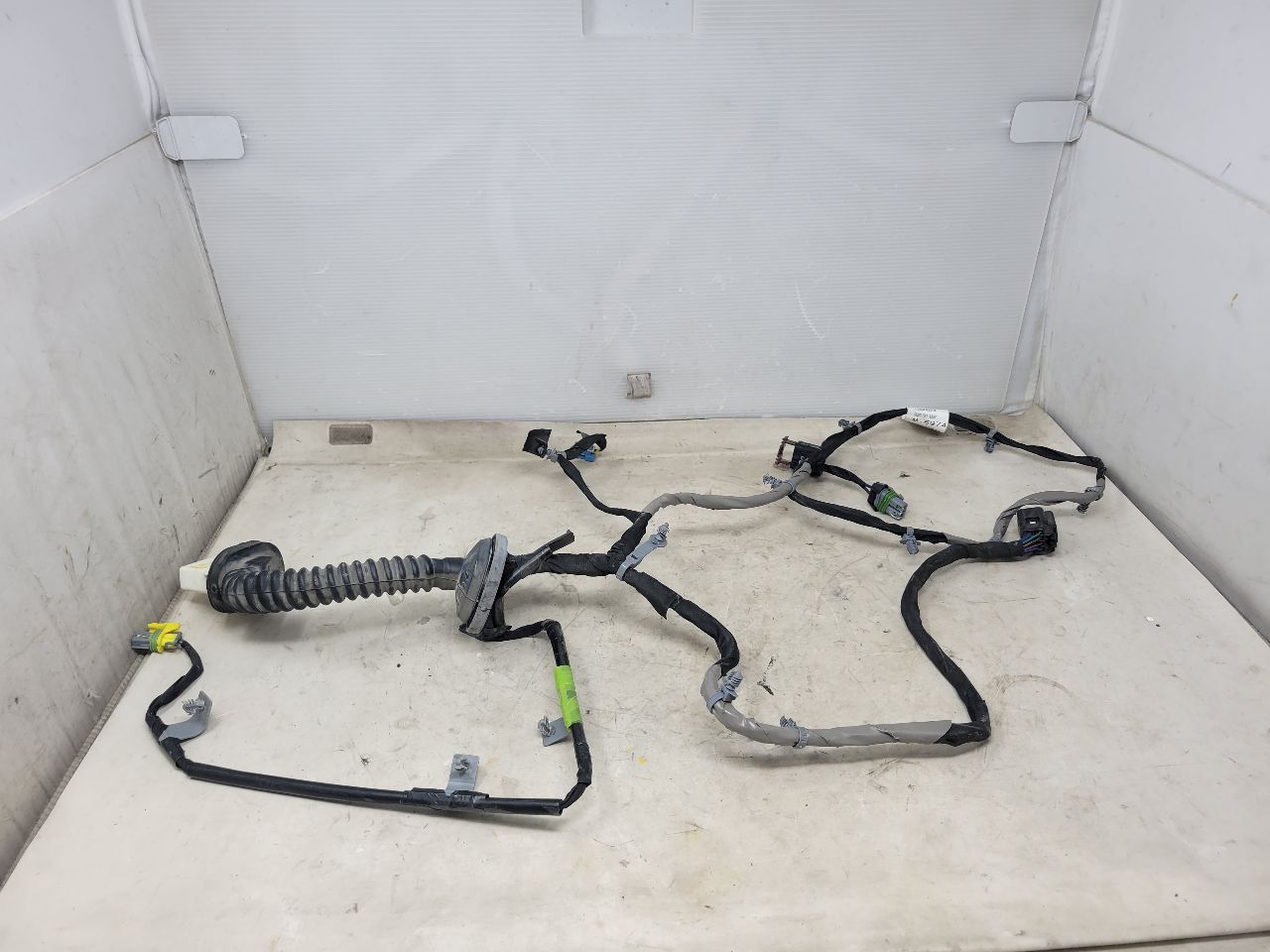 2013 ESCALAESV LH DRIVER REAR DOOR WIRING HARNESS 27567 - image 9