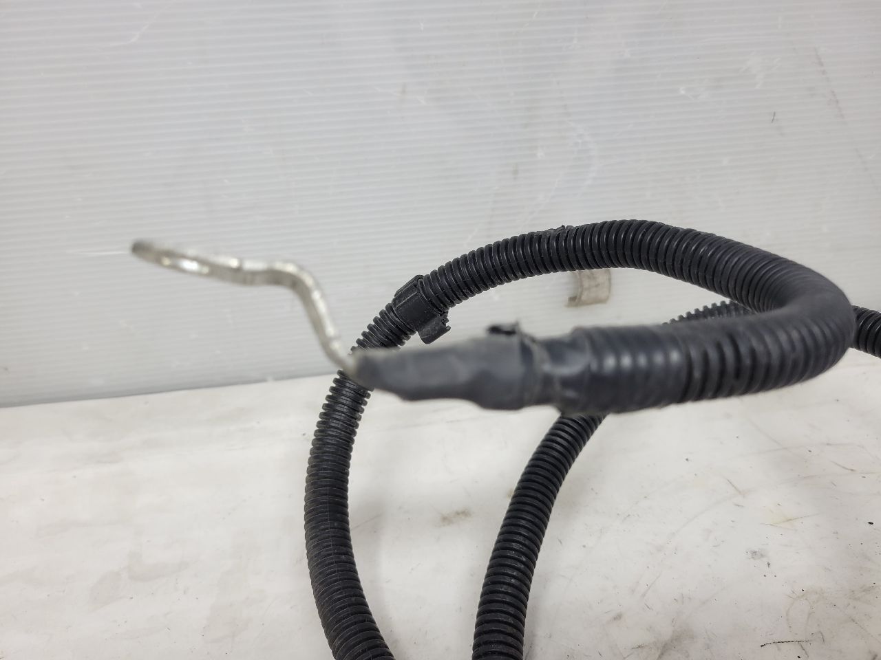 2015 ESCALADE BATTERY TO FUSE BOX POSITIVE CABLE 27579 - image 2