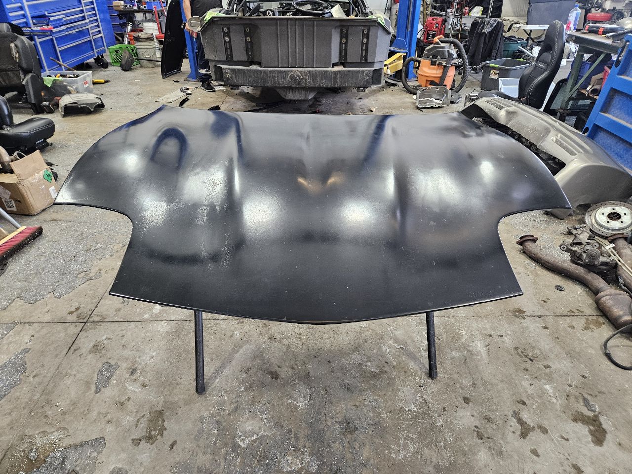 1998 CORVETTE OEM HOOD PAINTED SATIN BLACK 27609 - image 2