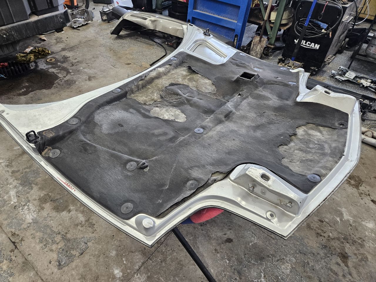1998 CORVETTE OEM HOOD PAINTED SATIN BLACK 27609 - image 12
