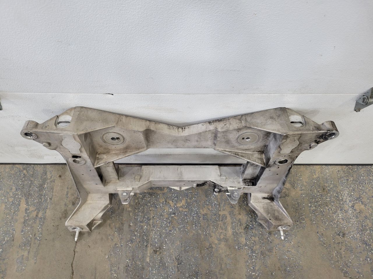 1998 CORVETTE FRONT ENGINE SUSPENSION CRADLE 27641 - image 2