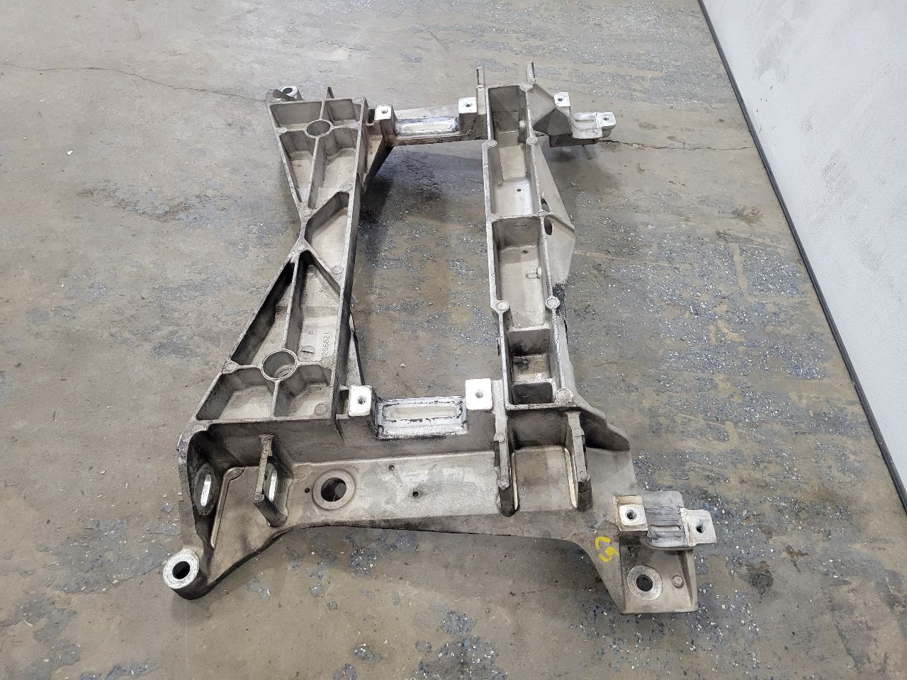 1998 CORVETTE FRONT ENGINE SUSPENSION CRADLE 27641 - image 8