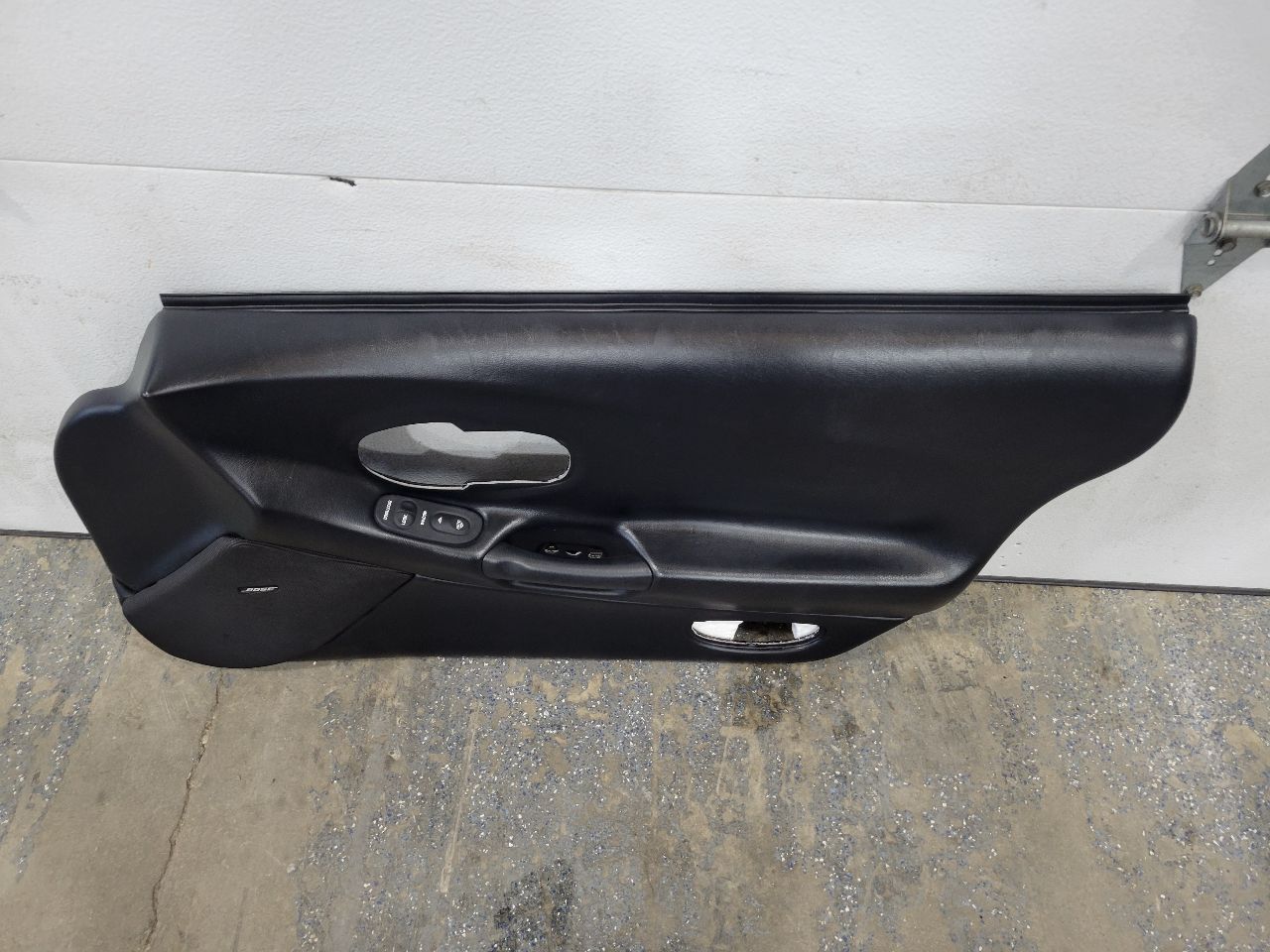 1998 CORVETTE RH TRIM PANEL BLACK BOSE 27668 - image 2