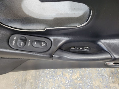 1998 CORVETTE RH TRIM PANEL BLACK BOSE 27668 - image 5