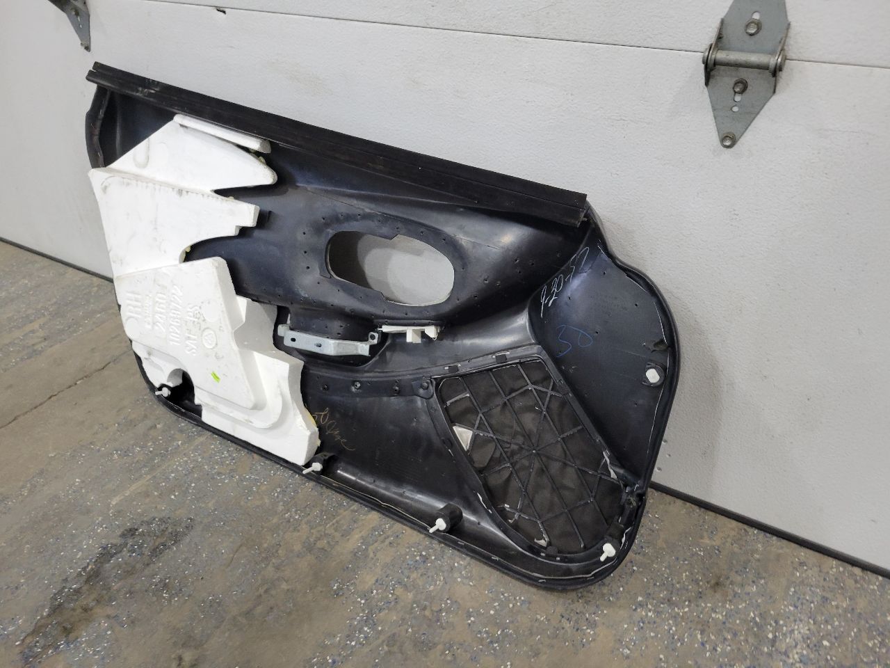 1998 CORVETTE RH TRIM PANEL BLACK BOSE 27668 - image 9