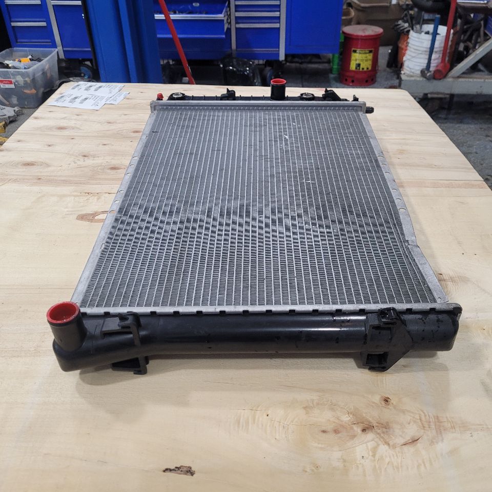 1998 CORVETTE AUTOMATIC OEM RADIATOR 27685 - image 4