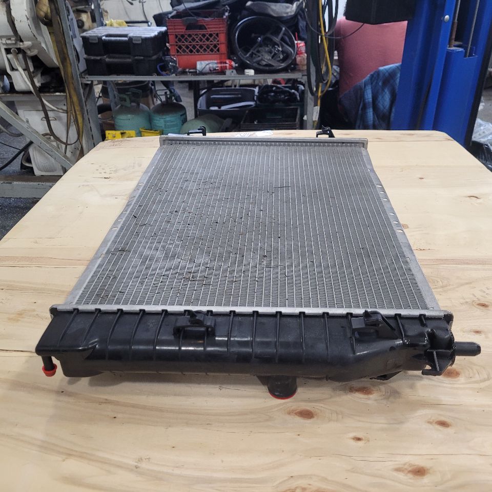 1998 CORVETTE AUTOMATIC OEM RADIATOR 27685 - image 6