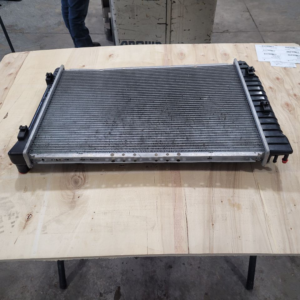1998 CORVETTE AUTOMATIC OEM RADIATOR 27685 - image 7