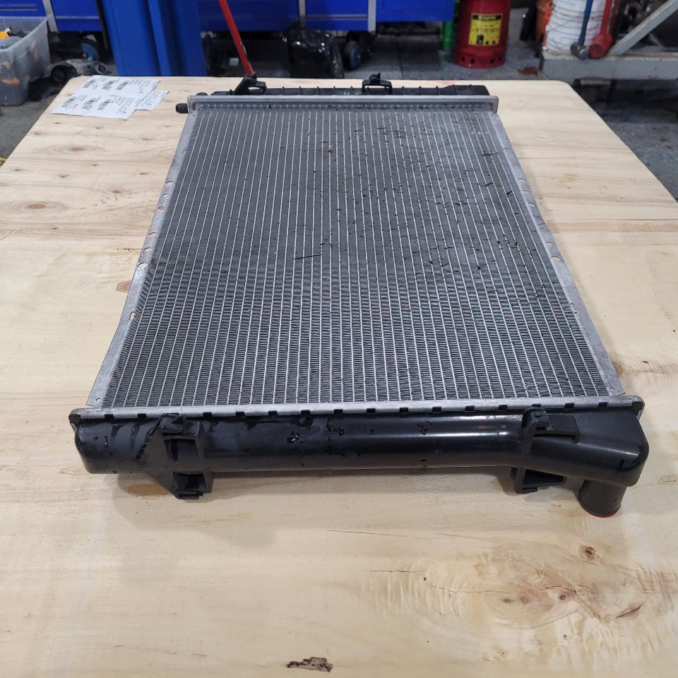 1998 CORVETTE AUTOMATIC OEM RADIATOR 27685 - image 8