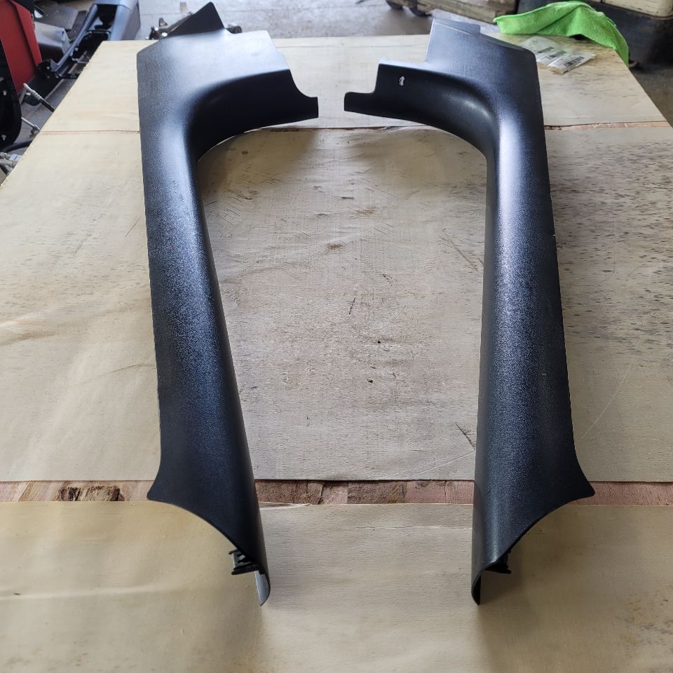 1998 CORVETTE INTERIOR DOOR SILL TRIM PAIR LH RH 27697 - image 3