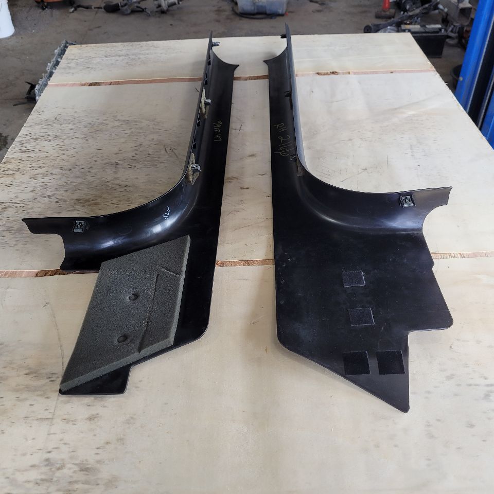 1998 CORVETTE INTERIOR DOOR SILL TRIM PAIR LH RH 27697 - image 5