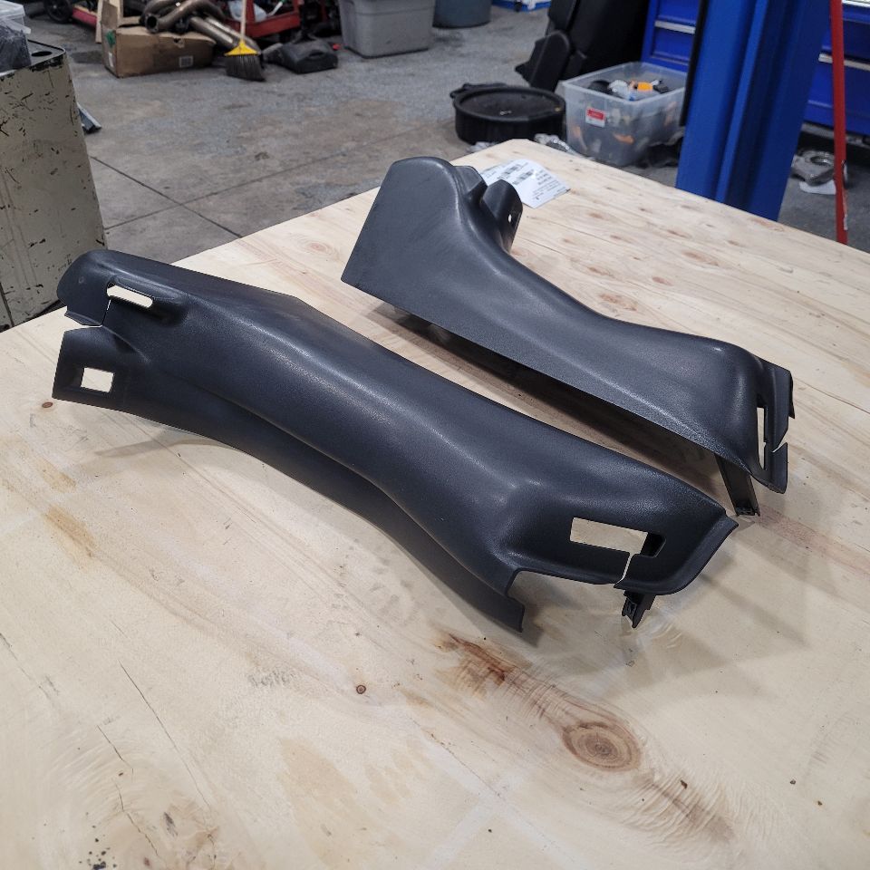 1998 CORVETTE LOWER B PILLAR SEAT BELT TRIM COVERS 27698 - image 6