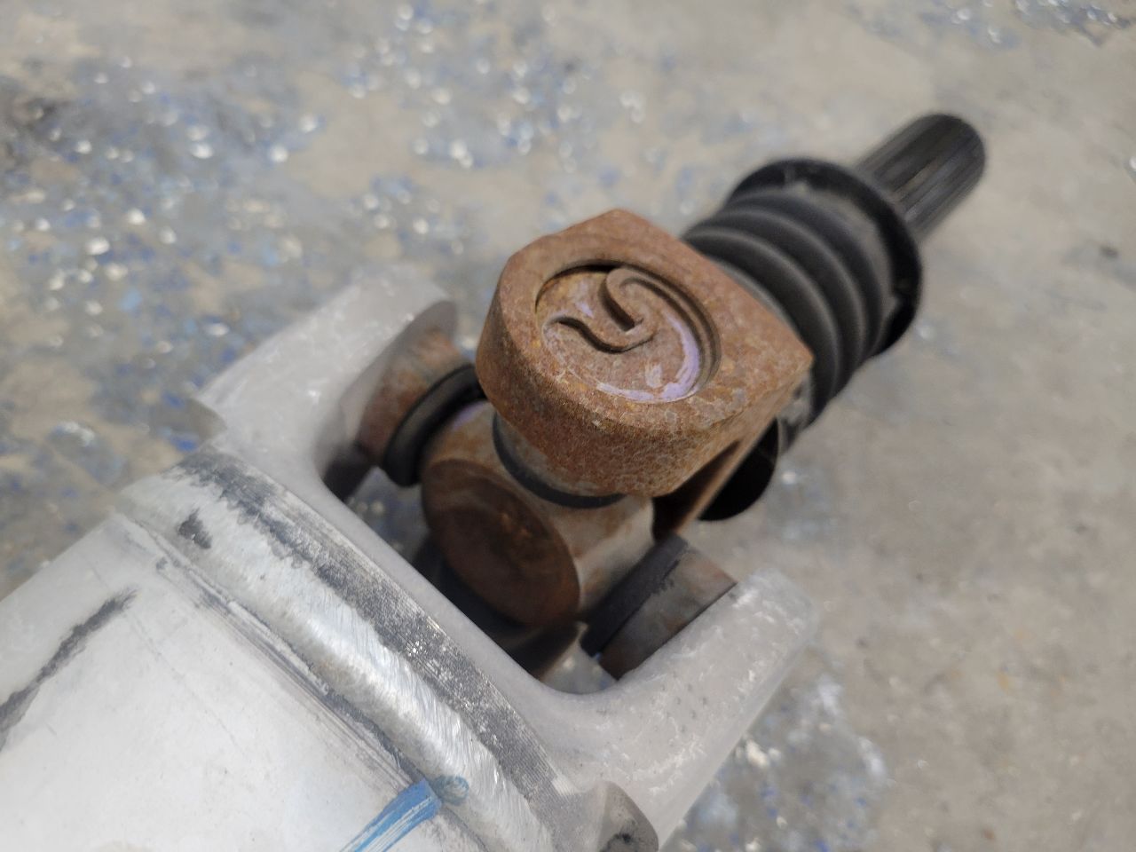 2015 ESCALADE 2WD REAR DRIVESHAFT 23469165 83K 27724 - image 5