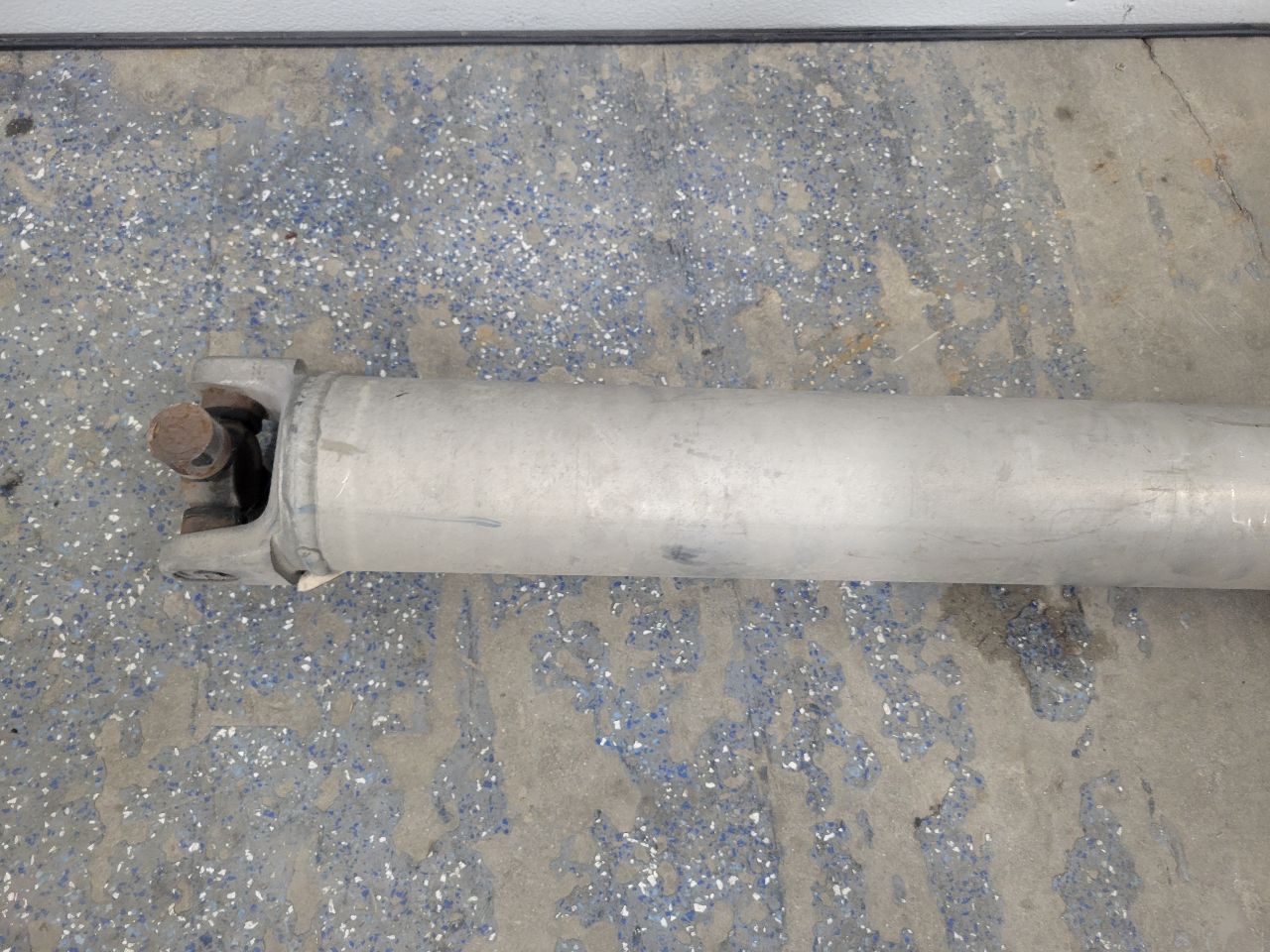 2015 ESCALADE 2WD REAR DRIVESHAFT 23469165 83K 27724 - image 8
