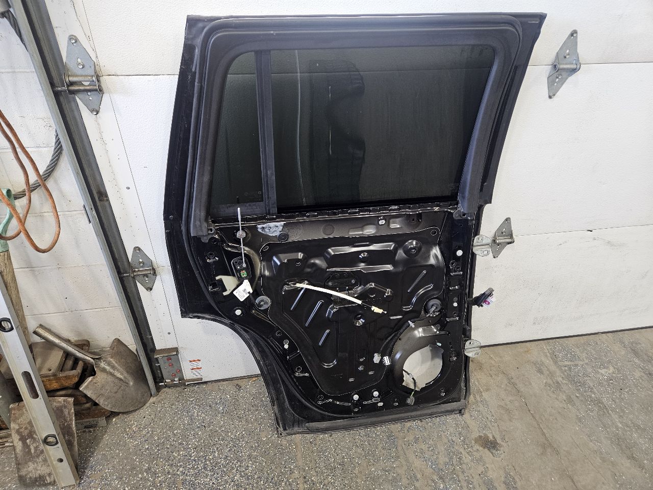 2017 ESCALADE LH REAR DOOR BLACK SMALL DING 5PO 27737 - image 10