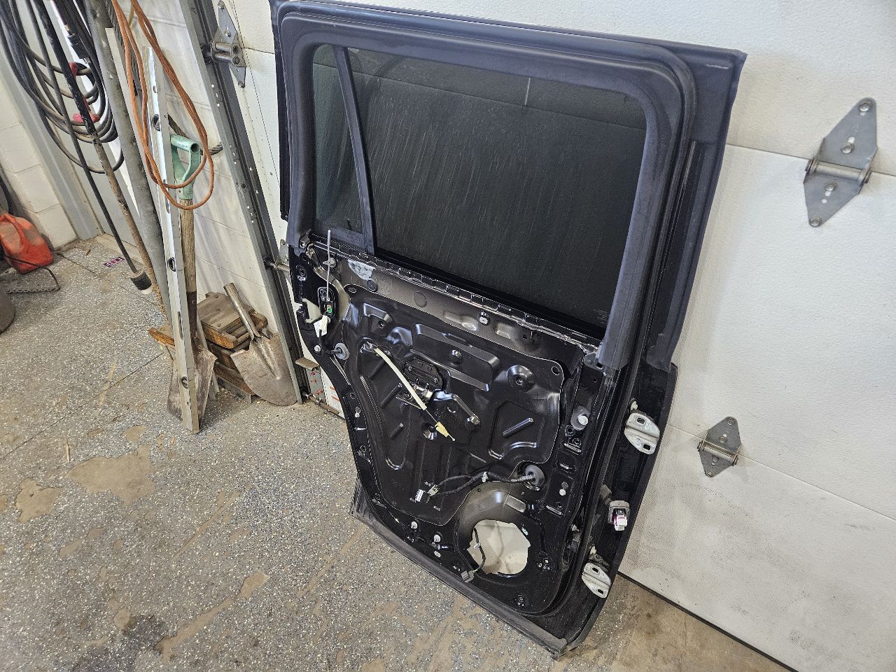 2017 ESCALADE LH REAR DOOR BLACK SMALL DING 5PO 27737 - image 16
